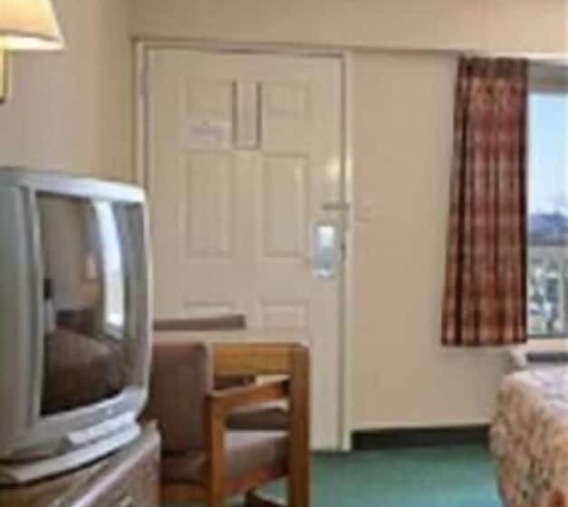 هتل Days Inn By Wyndham Apple Valley Pigeon Forge/sevierville