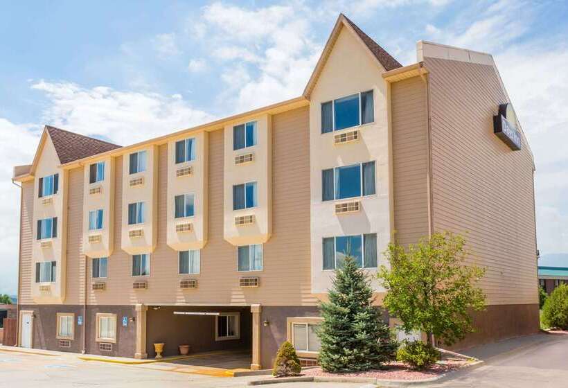 هتل Days Inn By Wyndham Colorado Springs Air Force Academy