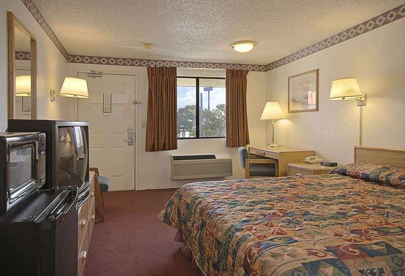 هتل Days Inn By Wyndham Fresno South