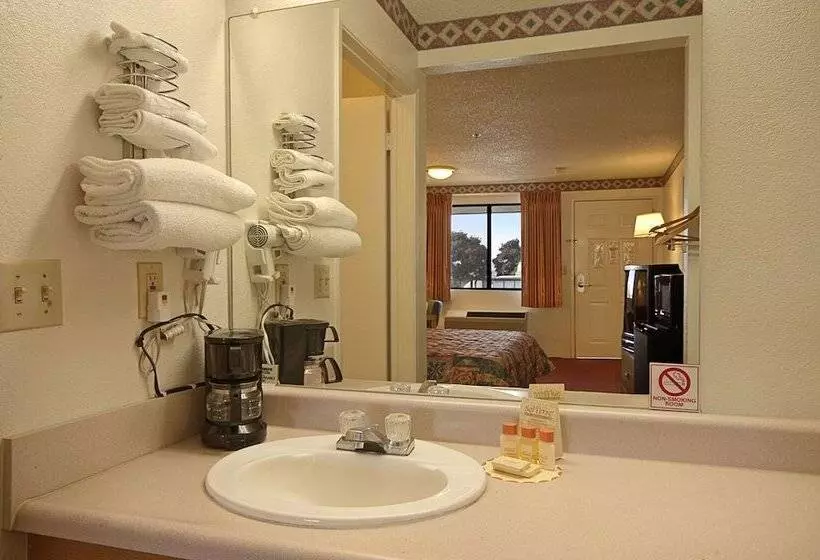 酒店 Days Inn By Wyndham Fresno South