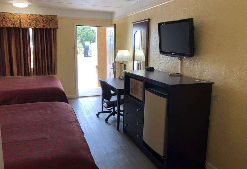 Отель Days Inn By Wyndham Gainesville