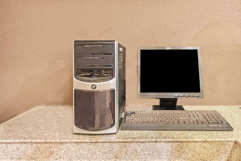 Отель Days Inn By Wyndham Gainesville