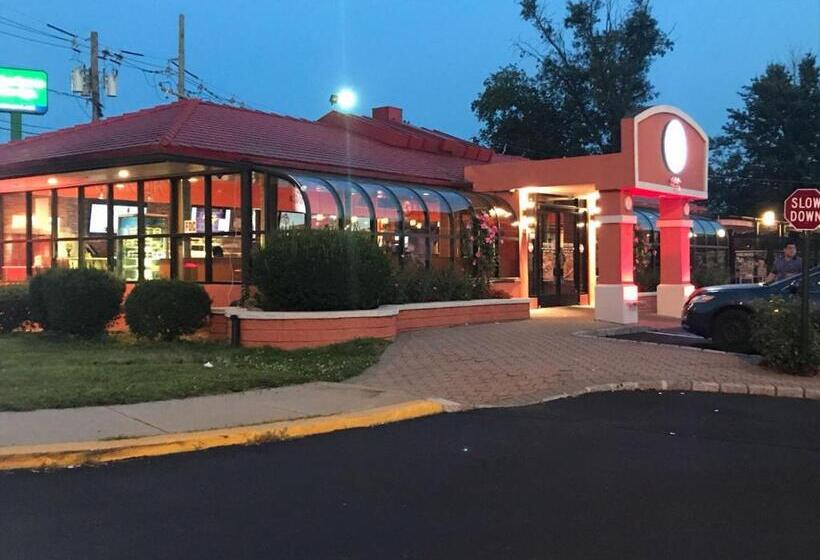 酒店 Days Inn By Wyndham Nanuet / Spring Valley