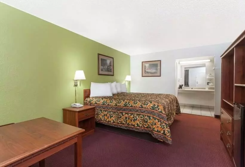 Hotelli Days Inn By Wyndham San Antonio Lytle