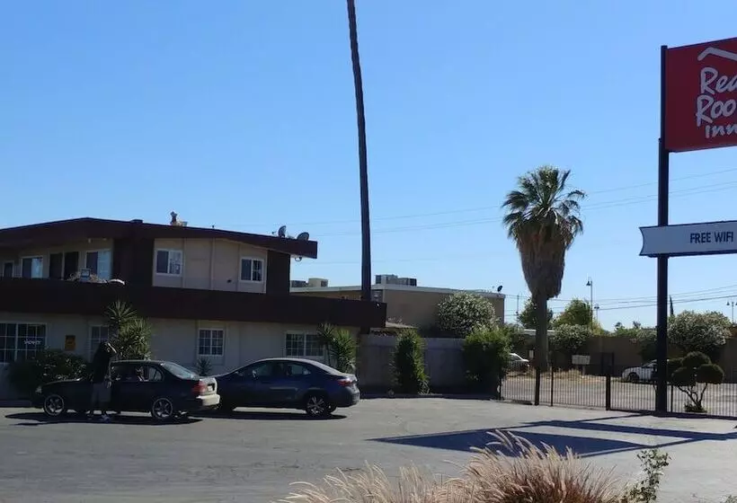 酒店 La Plaza Inn Los Banos