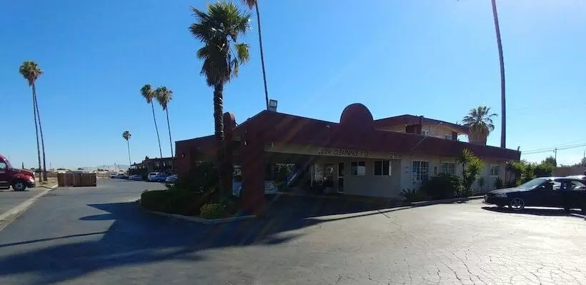 酒店 La Plaza Inn Los Banos