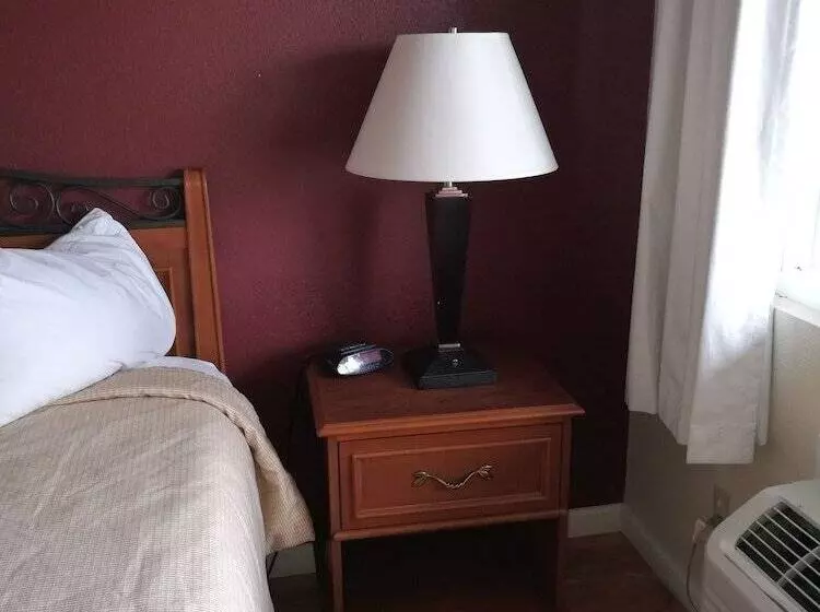 酒店 La Plaza Inn Los Banos