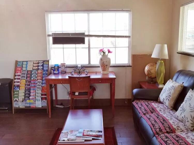 酒店 La Plaza Inn Los Banos