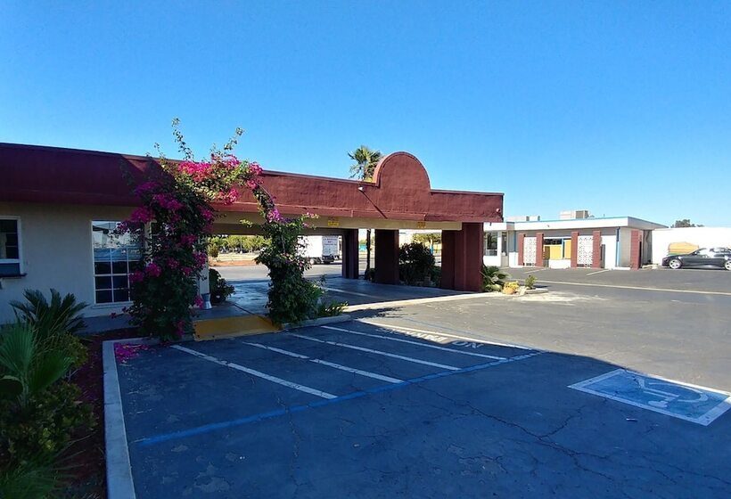 酒店 La Plaza Inn Los Banos