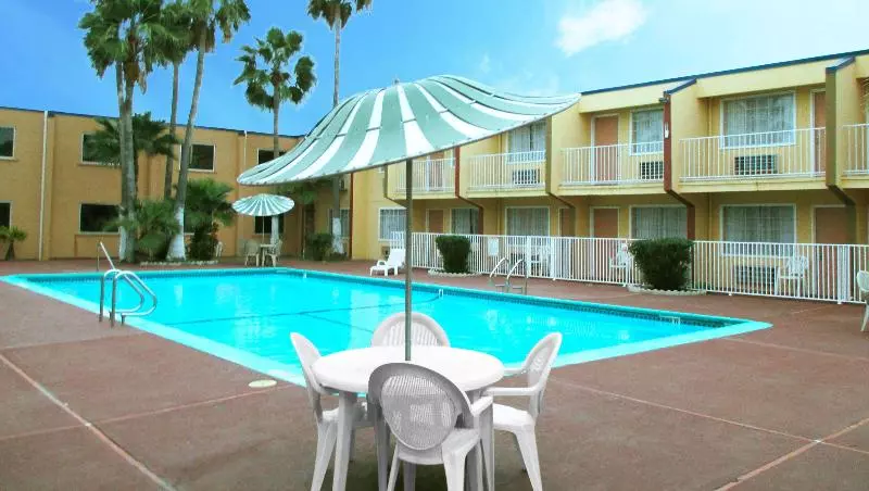 호텔 Magnuson Brownsville