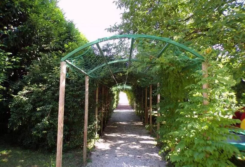 ペンション Domaine De Lacave