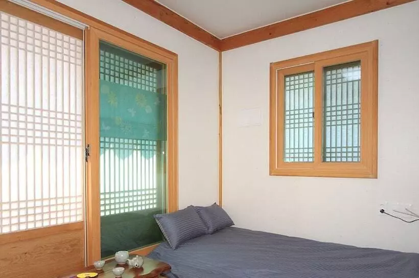 پانسیون Gyeongju Seorabeol Hanok