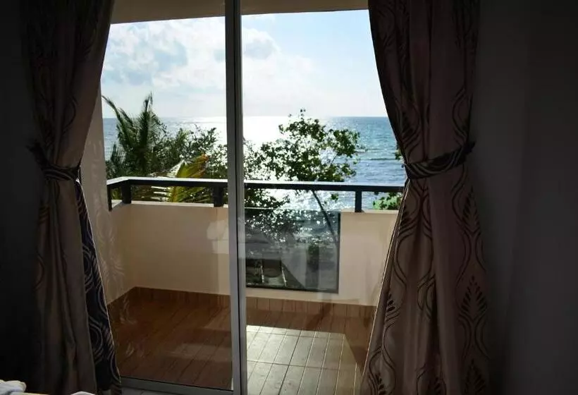 پانسیون Crown Beach Villas Private Beach