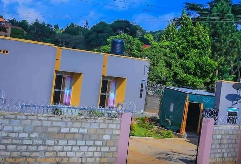 پانسیون Mangalita Lodge