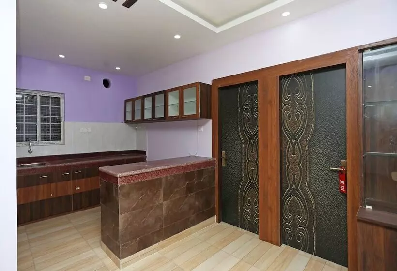 Oyo 10734 Hotel Ne Residency