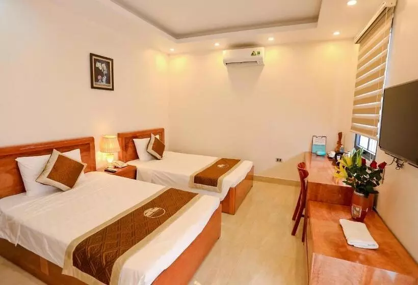 Manarola Hotel Bãi Cháy