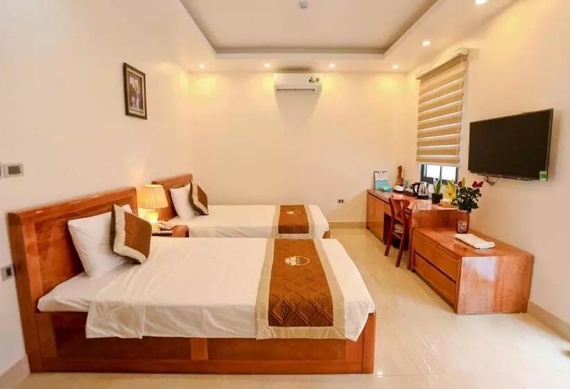 Manarola Hotel Bãi Cháy