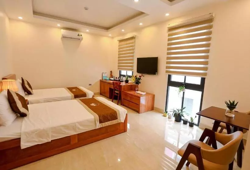 Manarola Hotel Bãi Cháy