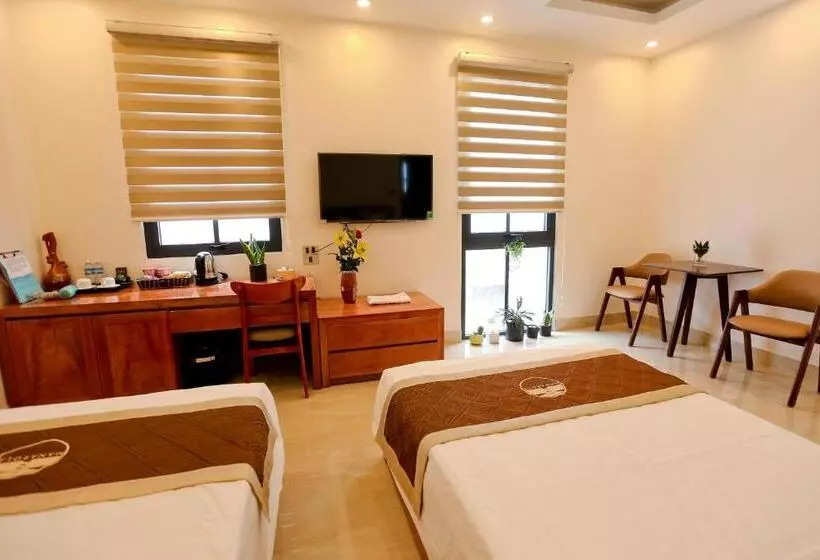 Manarola Hotel Bãi Cháy