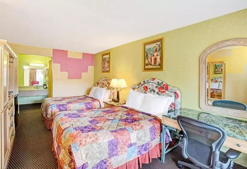 ホテル Charlotte Speedway Inn & Suites