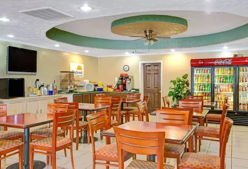 ホテル Charlotte Speedway Inn & Suites