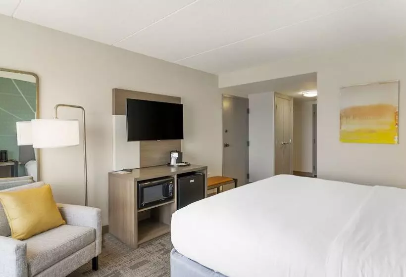 هتل Comfort Inn & Suites Watertown  1000 Islands