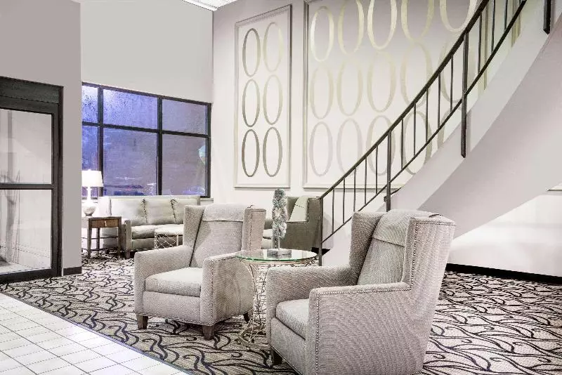 هتل Norwood Inn & Suites La Crosse