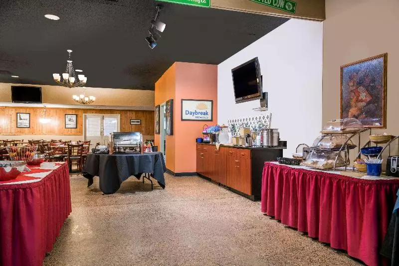 هتل Norwood Inn & Suites La Crosse