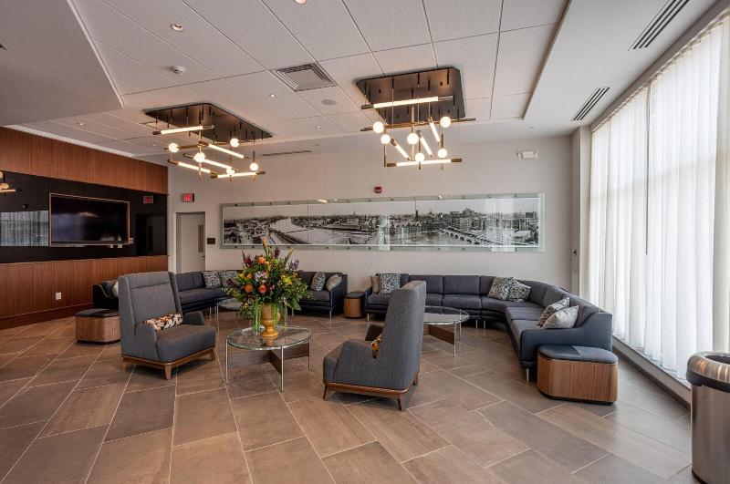 فندق East Avenue Inn Downtown 