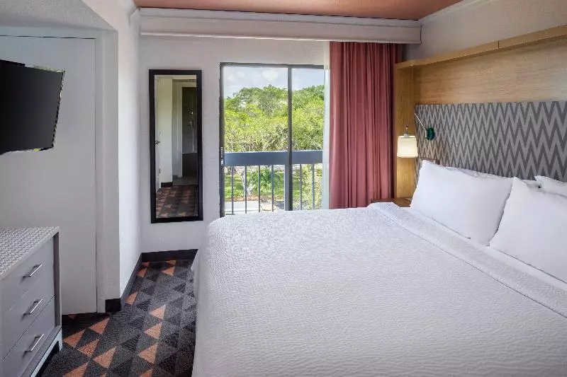 هتل Holiday Inn & Suites Boca Raton   North