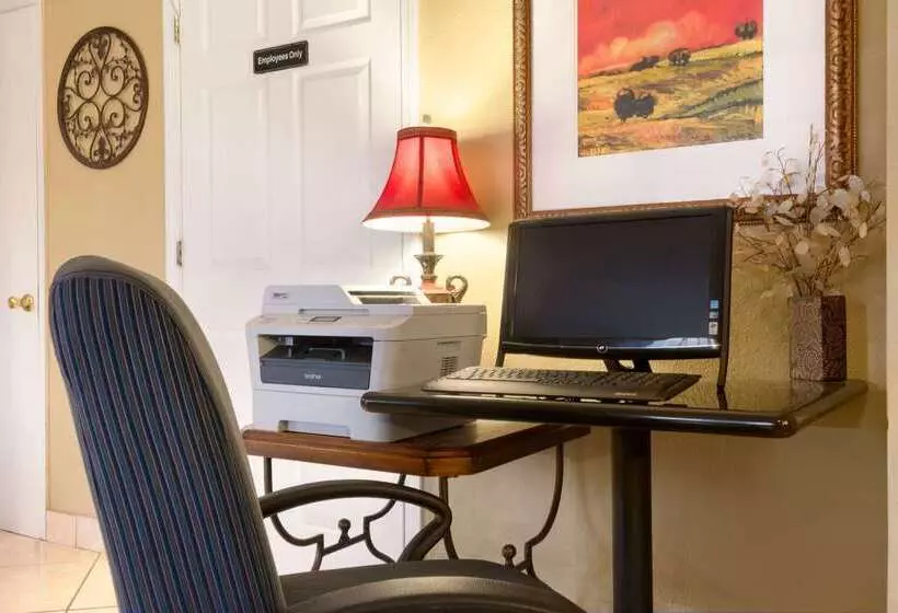 Отель Super 8 By Wyndham College Park/atlanta Airport West