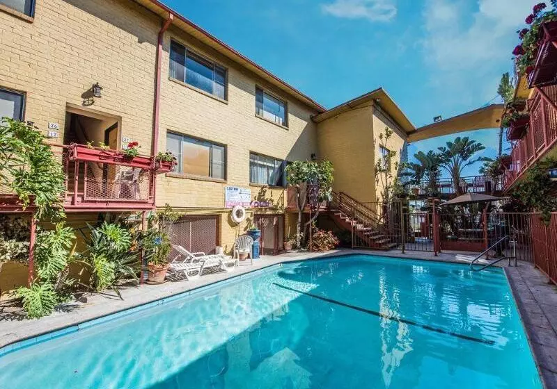 فندق على الطريق Hollywood Downtowner Inn