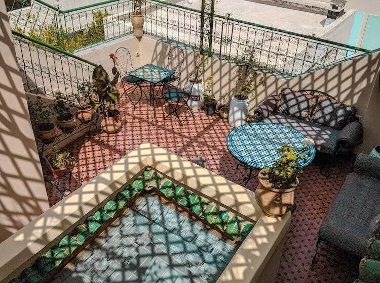 هاستل Riad El Blida