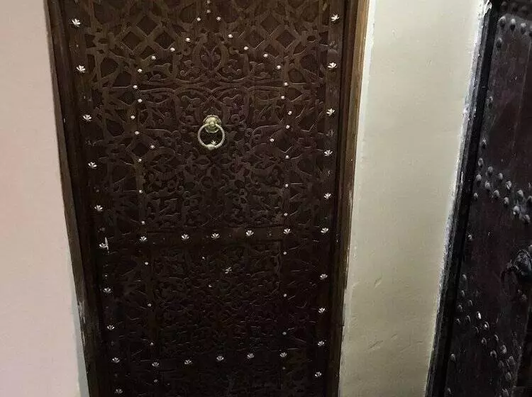 هاستل Riad El Blida