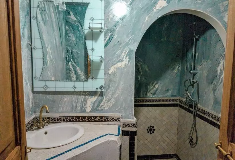 هاستل Riad El Blida