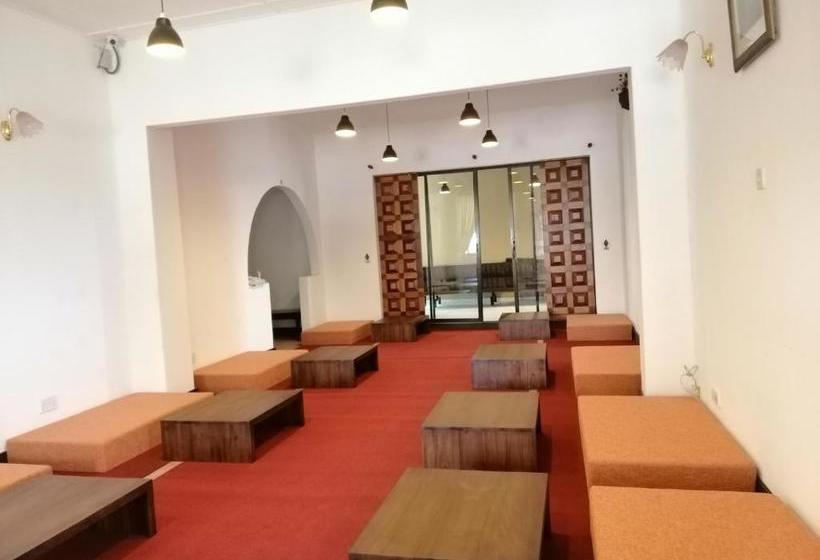 בית מלון כפרי Asgiriya Ashram Bhoomi