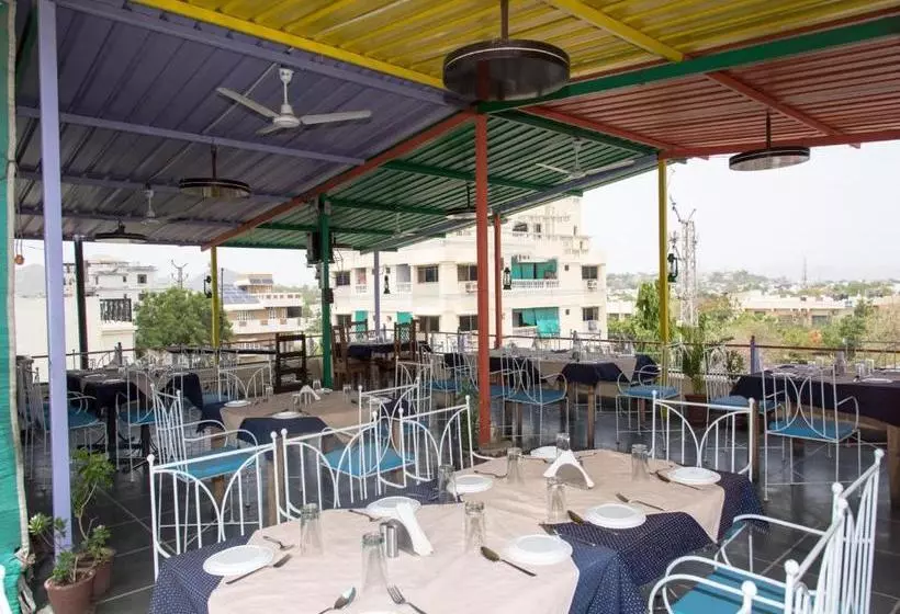 Hotel Manwar