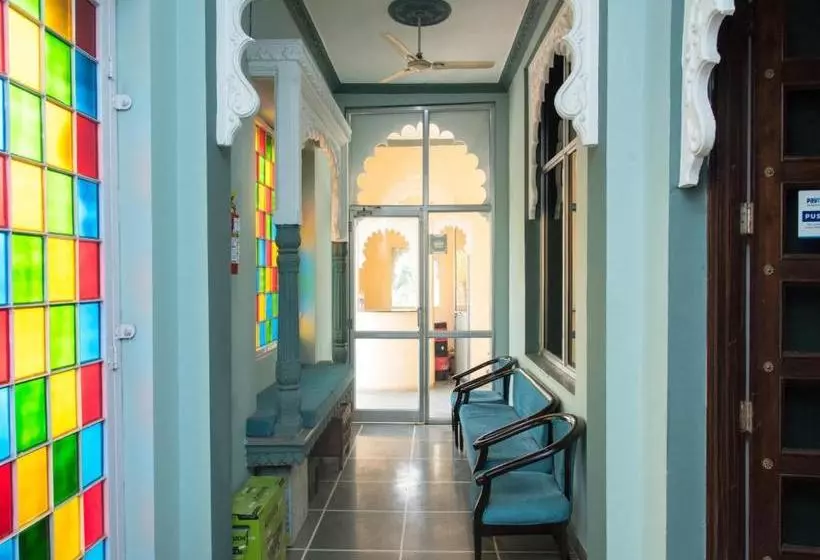 Hotel Manwar