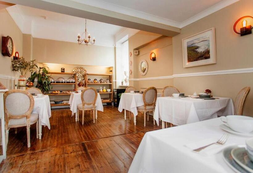 تختخواب و صبحانه The Summer House