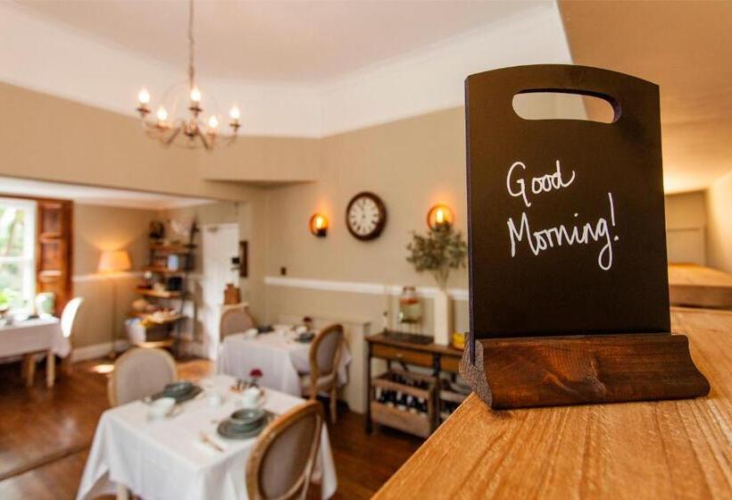 تختخواب و صبحانه The Summer House