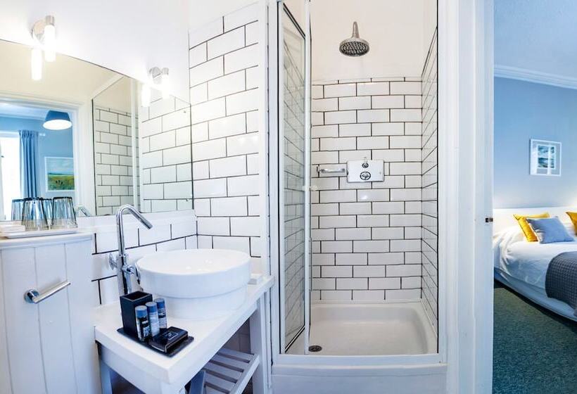 تختخواب و صبحانه The Summer House