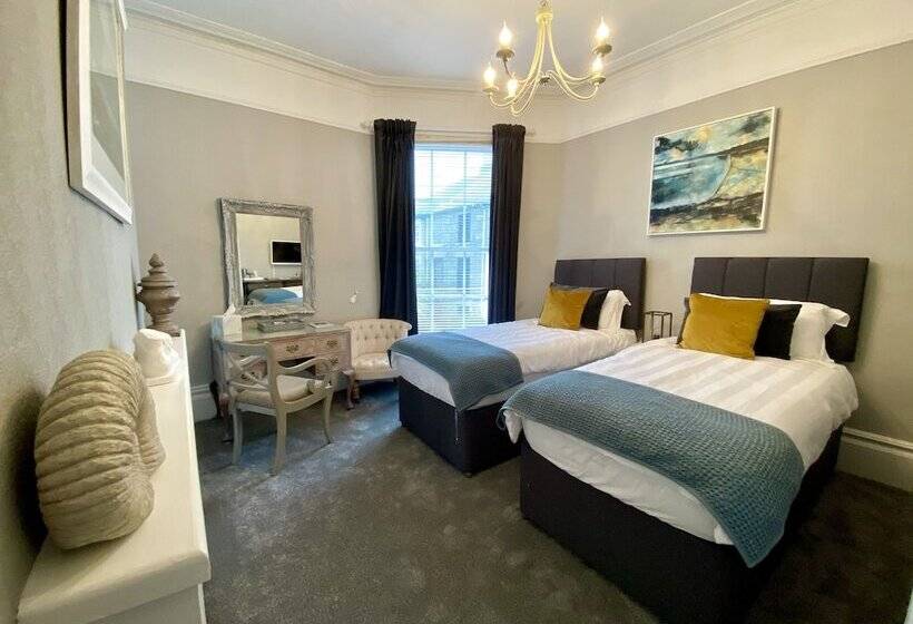 تختخواب و صبحانه The Summer House