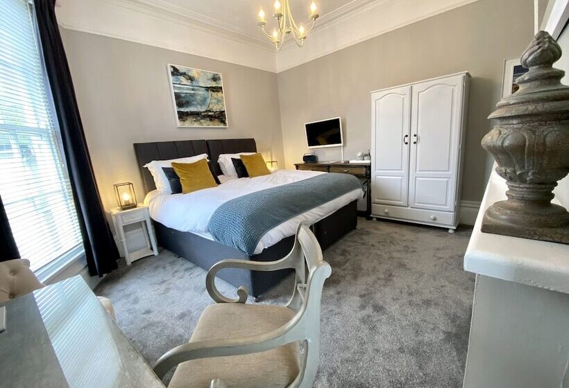 تختخواب و صبحانه The Summer House