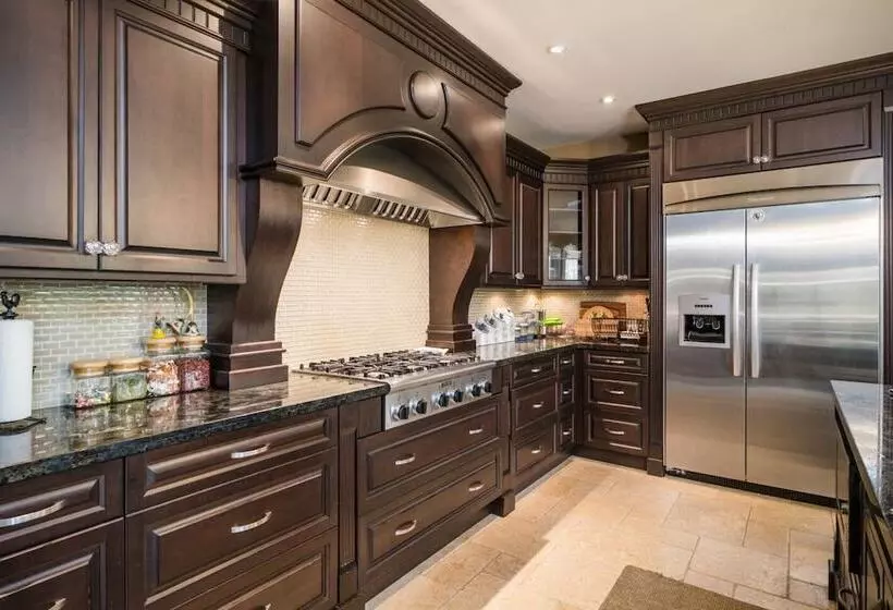 Cedar Manor Bed And Breakfast