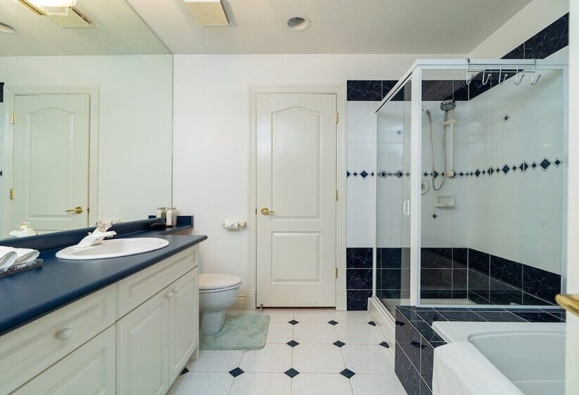 Cedar Manor Bed And Breakfast