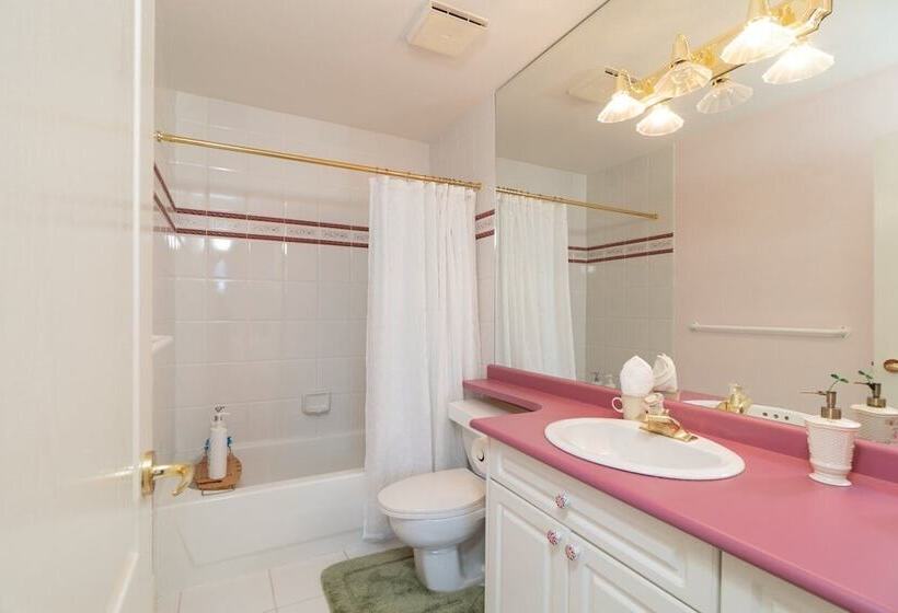 Cedar Manor Bed And Breakfast