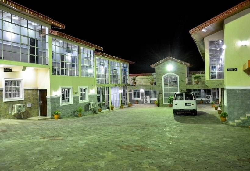 هتل Crystal House