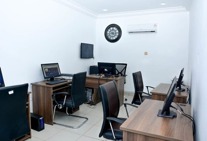 هتل Crystal House