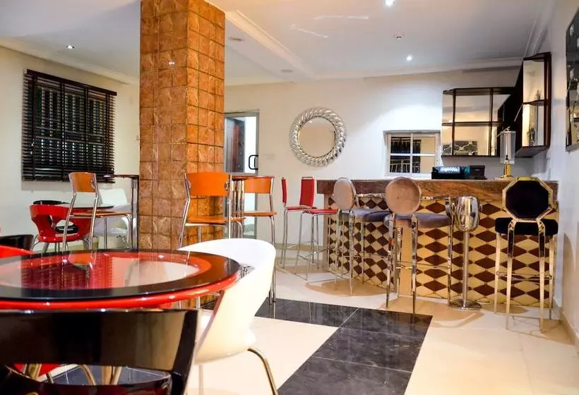 هتل Crystal House