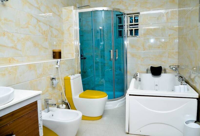 هتل Crystal House